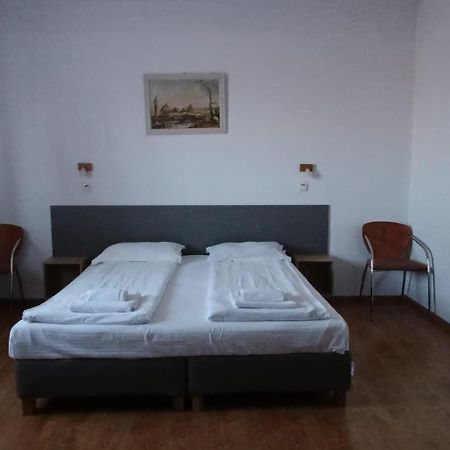 Hotel Liliacul Cluj-Napoca Eksteriør billede
