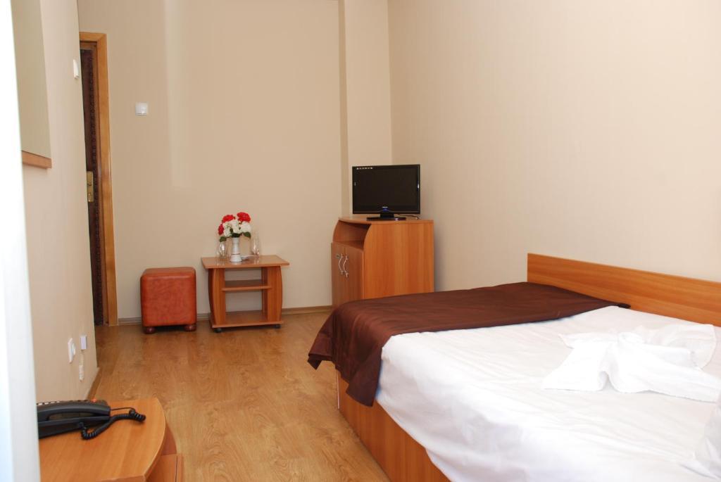 Hotel Liliacul Cluj-Napoca Værelse billede