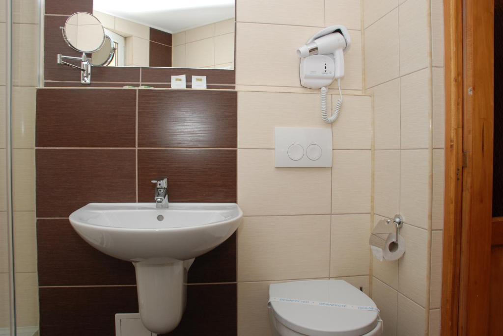 Hotel Liliacul Cluj-Napoca Værelse billede