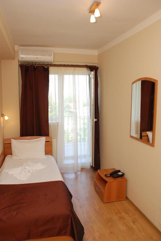 Hotel Liliacul Cluj-Napoca Værelse billede