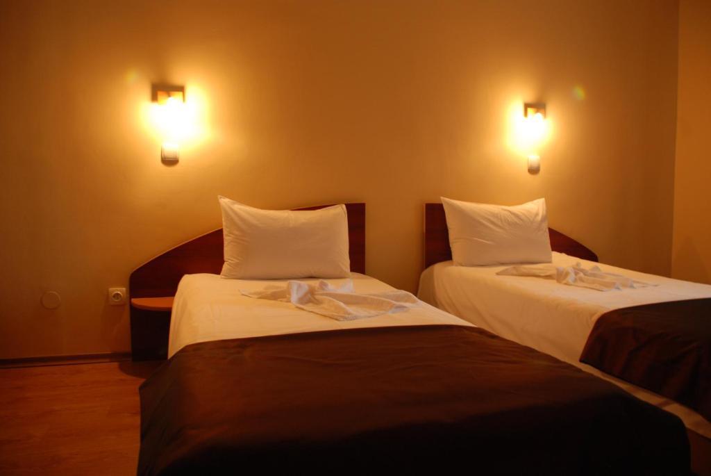 Hotel Liliacul Cluj-Napoca Værelse billede
